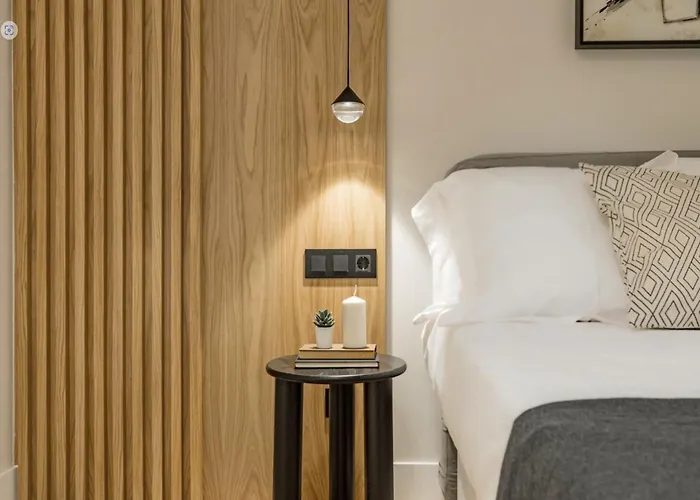 Cosy And Stylish In A Lively Area Of * Roma