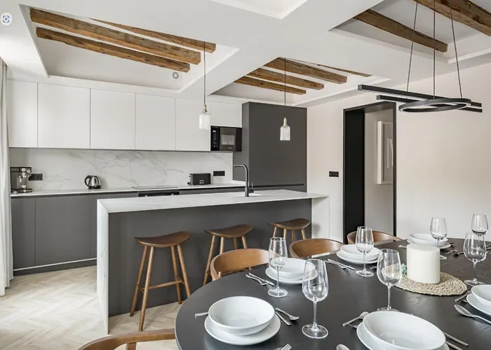 Daire Cosy And Stylish In A Lively Area Of