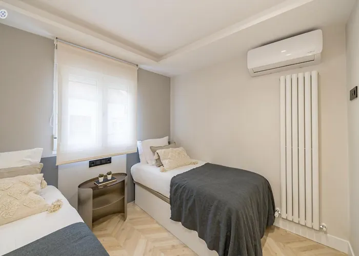 Cosy And Stylish In A Lively Area Of